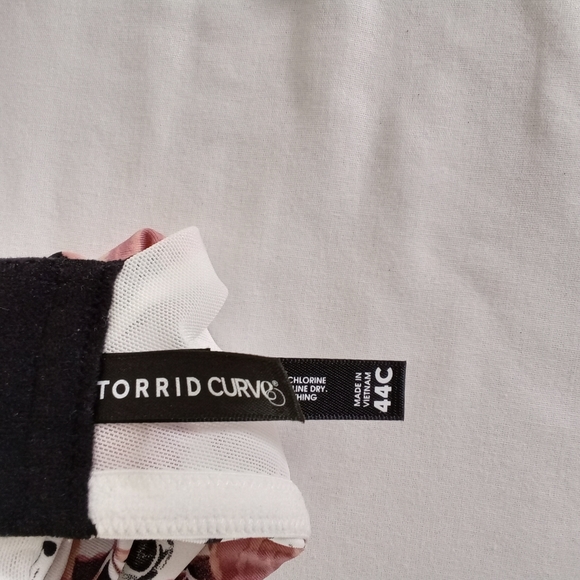 SOLD - Torrid Curve 360 Back Smoothing Coverage Balconette Bra 44C Skulls Roses - Picture 7 of 7